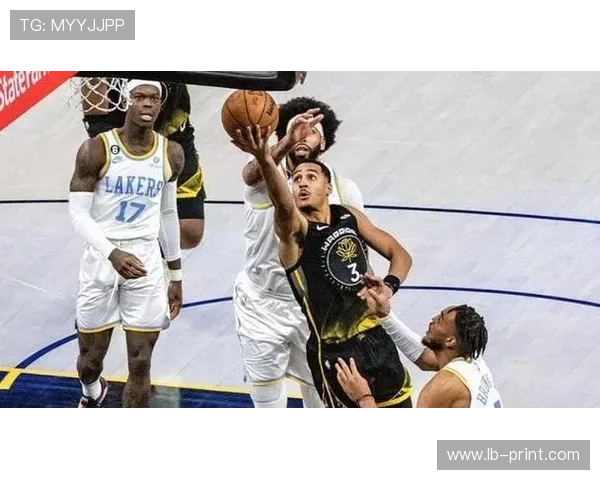 勇士队签下新援加强阵容 湖人队伤病持续威胁季后赛前景 勇士队签下新援加强阵容 湖人队伤病持续威胁季后赛前景