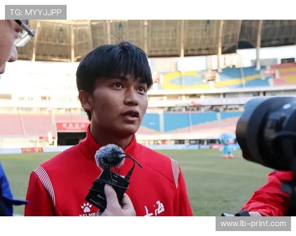 中国新星闪耀网坛连克强敌晋级决赛引发球迷热议掀起新一轮网球热 中国新星闪耀网坛连克强敌晋级决赛引发球迷热议掀起新一轮网球热