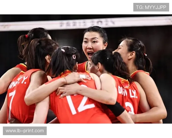 中国女排力克强敌三比二逆转夺冠展现顽强拼搏精神点燃全国热情 中国女排力克强敌三比二逆转夺冠展现顽强拼搏精神点燃全国热情