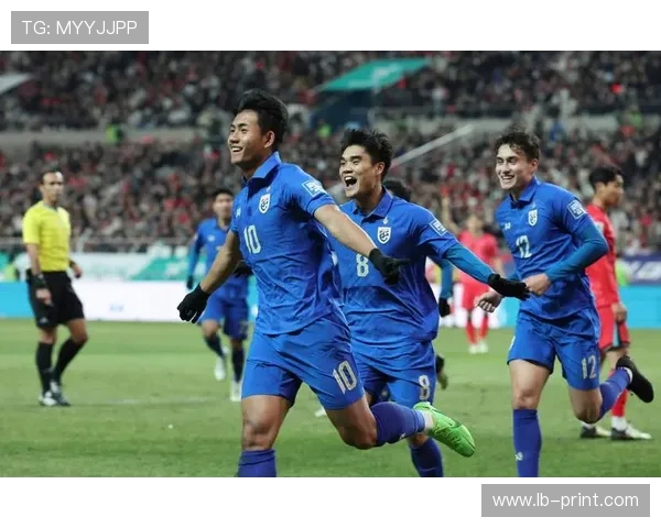 中国足球队迎战日本队关键之战,冲击世界杯出线希望升温 中国足球队迎战日本队关键之战,冲击世界杯出线希望升温