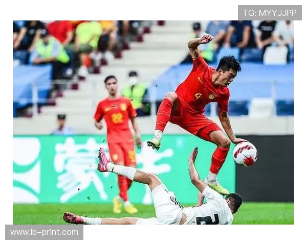 国足主场鏖战九十分钟顽强逆转亚洲劲旅掀起全国足球热潮