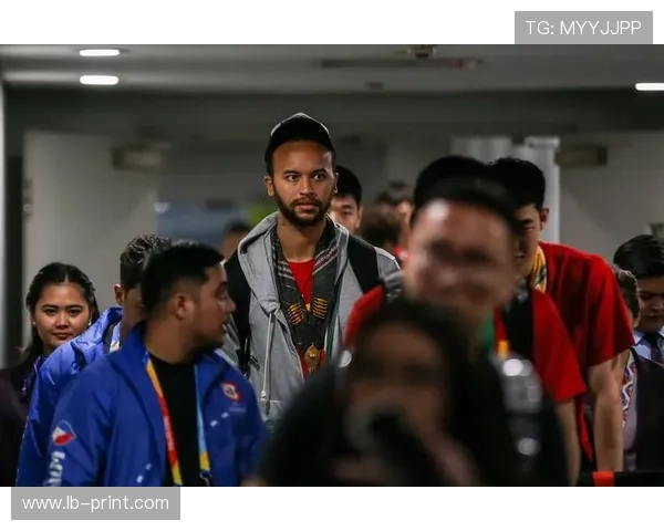 中国男篮逆袭战胜菲律宾晋级世界杯四强 赵睿关键时刻展现领袖风范 中国男篮逆袭战胜菲律宾晋级世界杯四强 赵睿关键时刻展现领袖风范