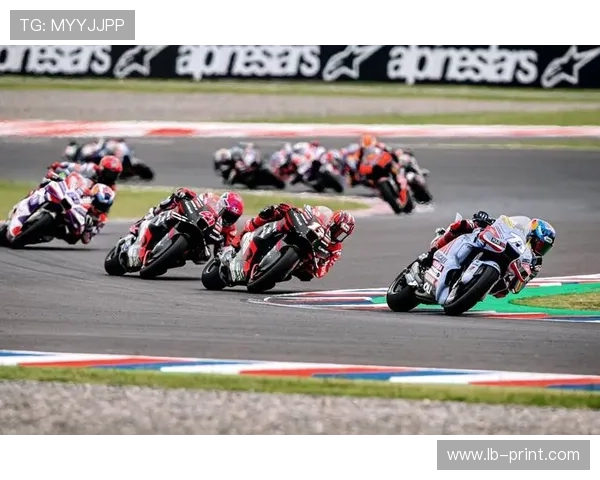 MotoGP赛季焦点转会与争冠格局引发围场热议新技术升级安全讨论 MotoGP赛季焦点转会与争冠格局引发围场热议新技术升级安全讨论
