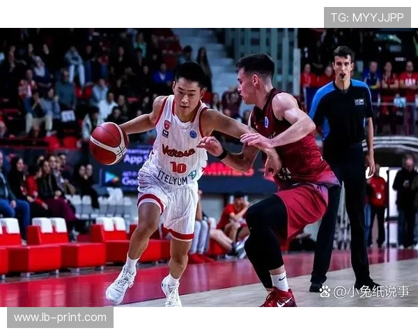 中国男篮备战世界杯集训全面展开 多名新秀有望获得主力位置 中国男篮备战世界杯集训全面展开 多名新秀有望获得主力位置