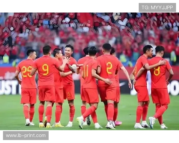 国足世预赛迎关键战新帅战术调整引发球迷热议与状态回暖并存一线希望