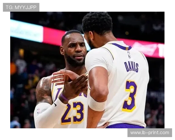 詹姆斯领衔湖人再度击败雄鹿，浓眉伤情更新，季后赛争夺进入关键阶段